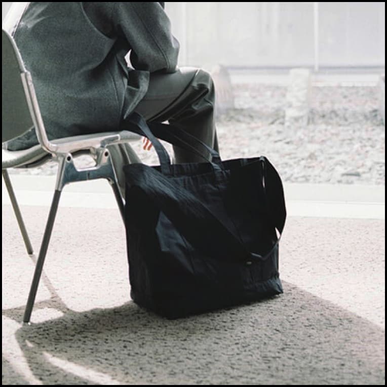 CONTAINER TOTE BAG L # BLACK