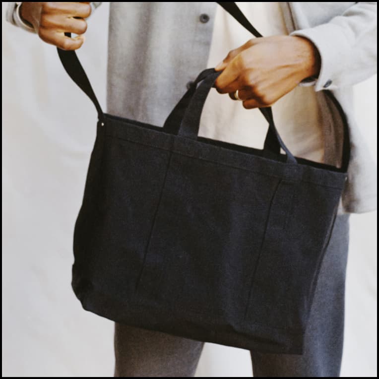 CONTAINER TOTE BAG M # BLACK